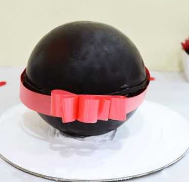 Chocolate Ball Pinata Cake - for Online Flower Delivery In India 