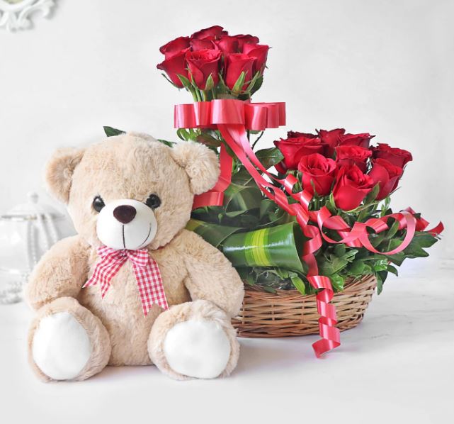 Fascinating Gift For Your Loved Ones - for Online Flower Delivery In India 