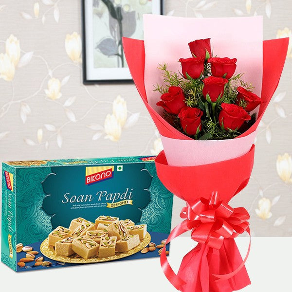Red Hibiscus Sweet Surprise - for Midnight Flower Delivery in India 