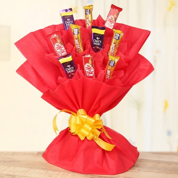 Daughter's Day Special Bouquet With Full Of Chocolates