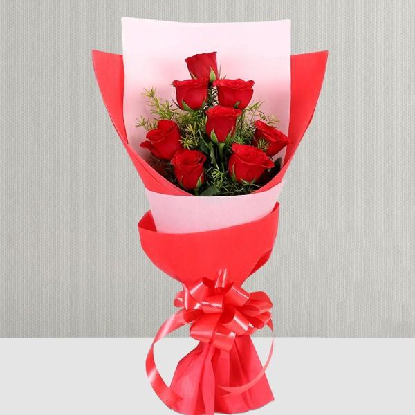 Charming Fantasy - Red Rose Hand Bouquet - Send Flowers to India 