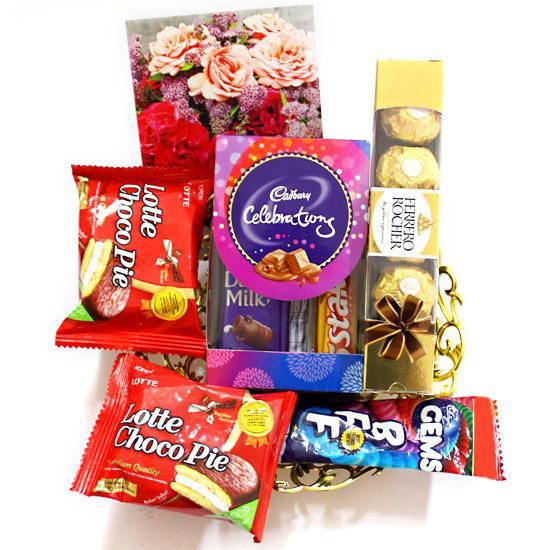 Choco Pie Hamper - for Online Flower Delivery In India 