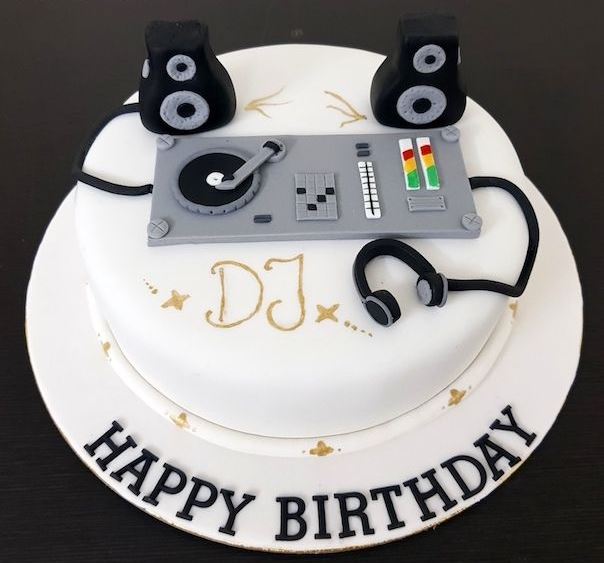 Thanks To Doctor To Save Us Theme Cake