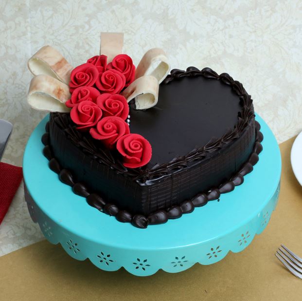 Chocho Heart Cake With Rose