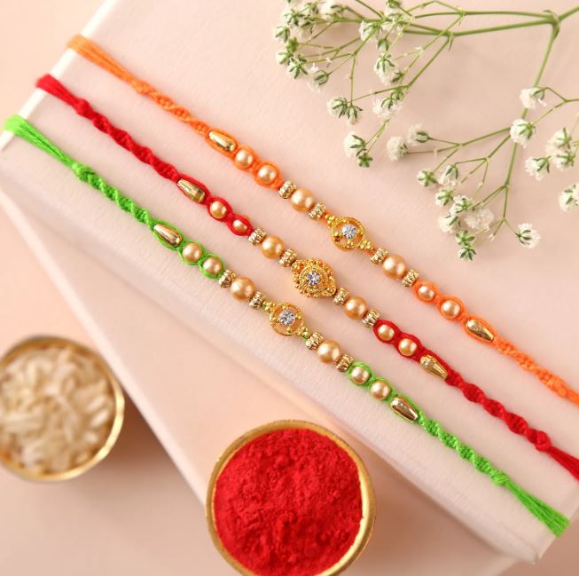 Unique Set Of Rakhi For Brother