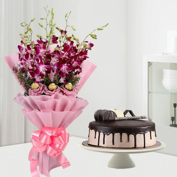 Smile Of Princess Order Cake and Flowers Online Bloomsvilla