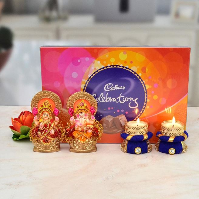 Lakshmi Ganesha & Diyas